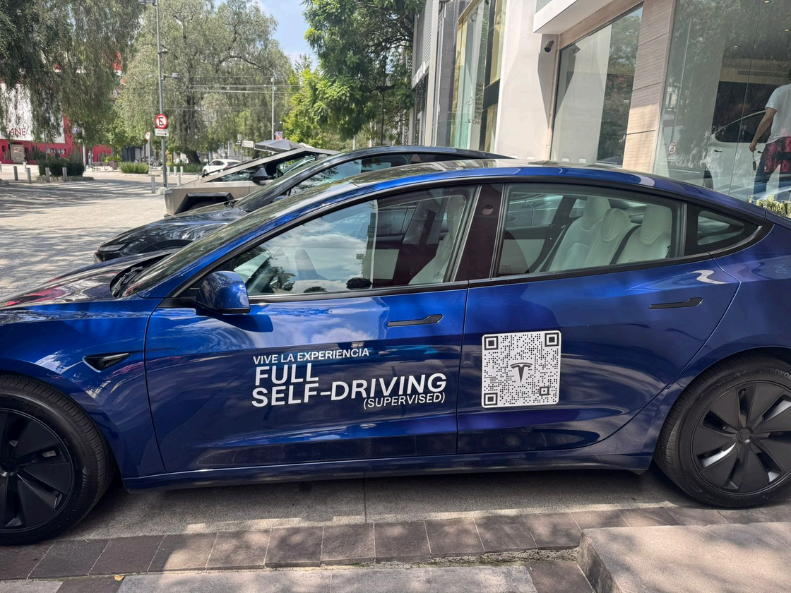 Tesla · Model Y